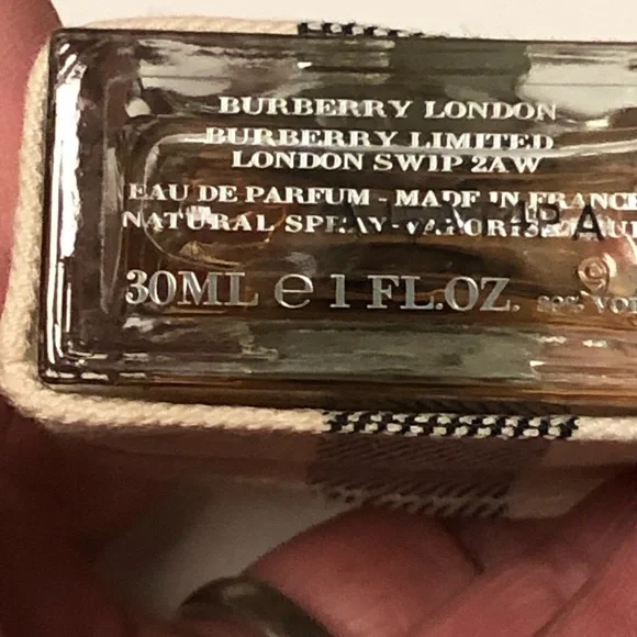 Burberry “London” EDP 30ml 1 fluid Fluid Ounce Sandalwood Musk Jasmine Unused - Picture 4 of 5